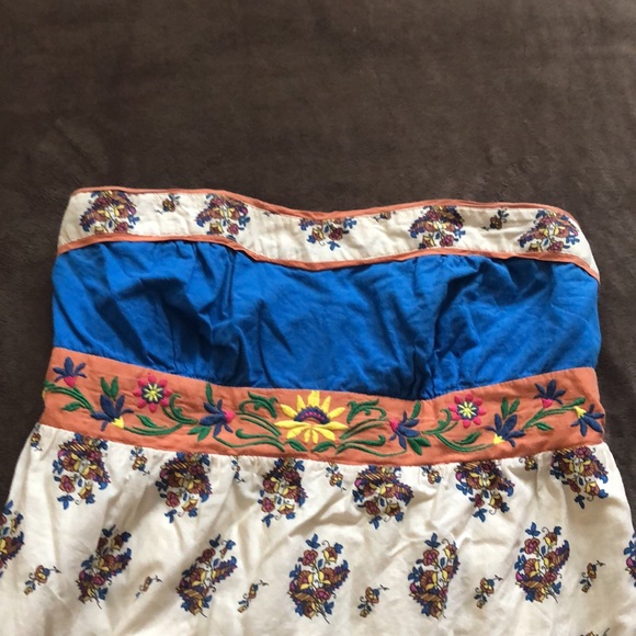 Small forever 21 strapless dress - Picture 2 of 3